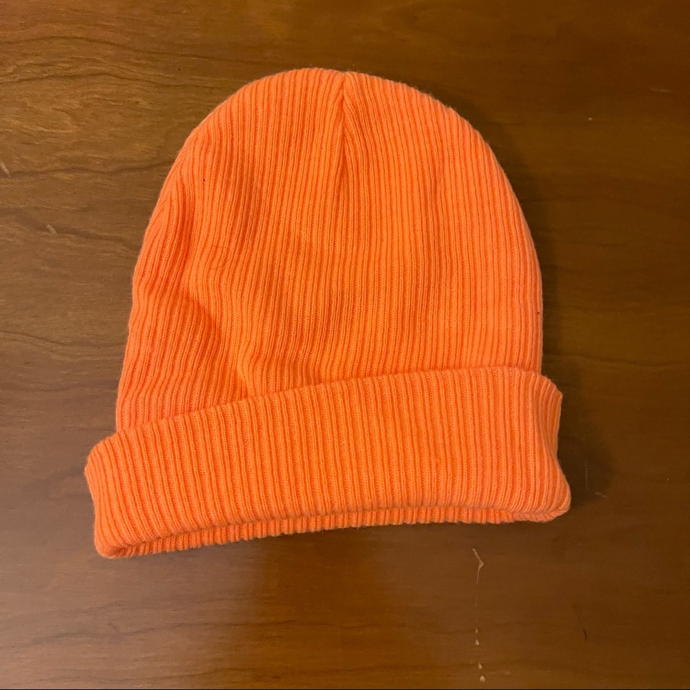 ORANGE RIPPED CUFFED BEANIE